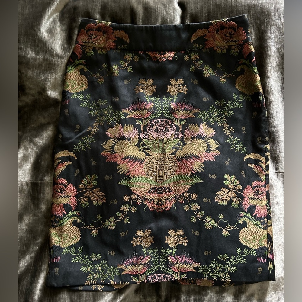Cabi chinoiserie knee-length skirt size 8